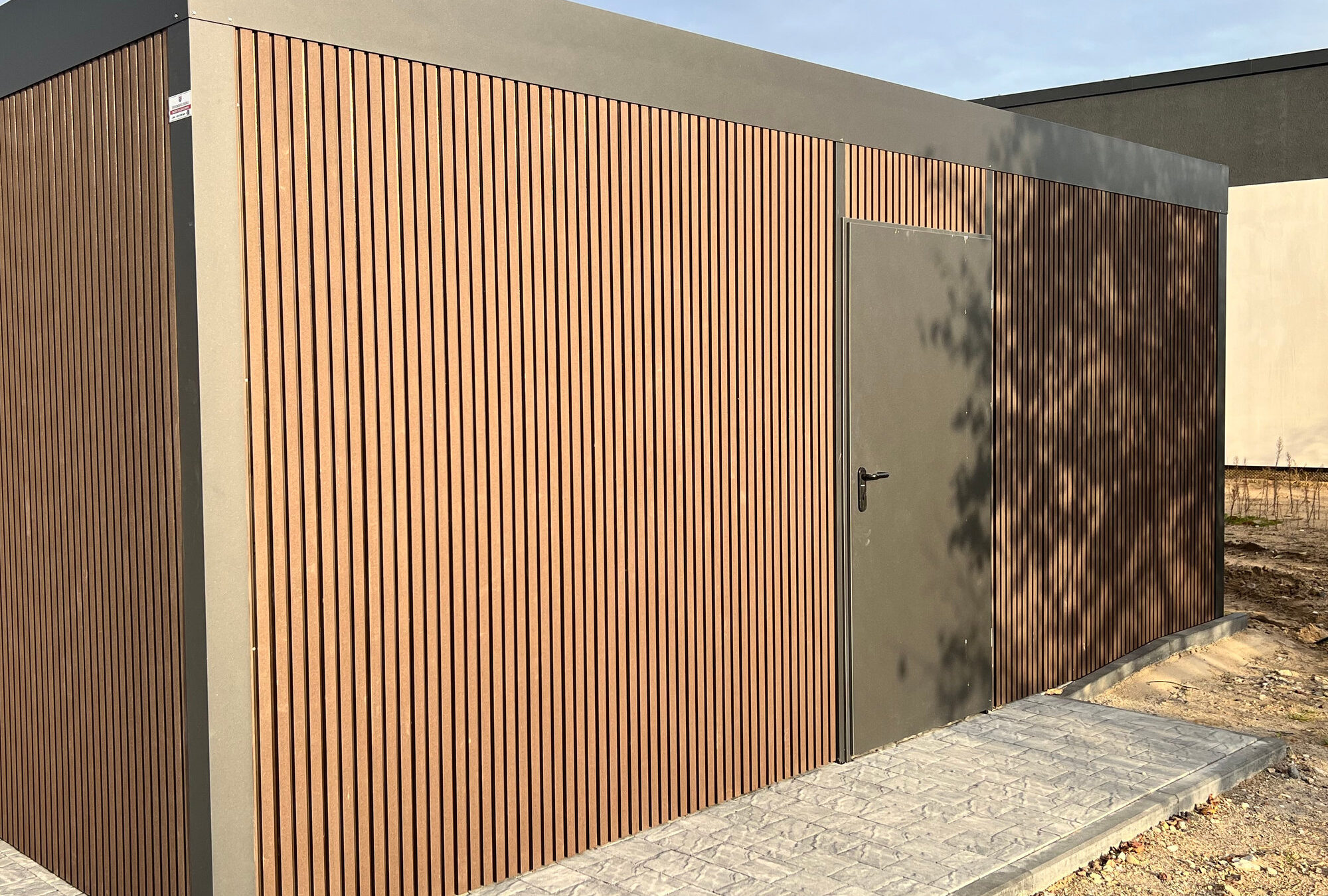 Carport kledd med FLC
