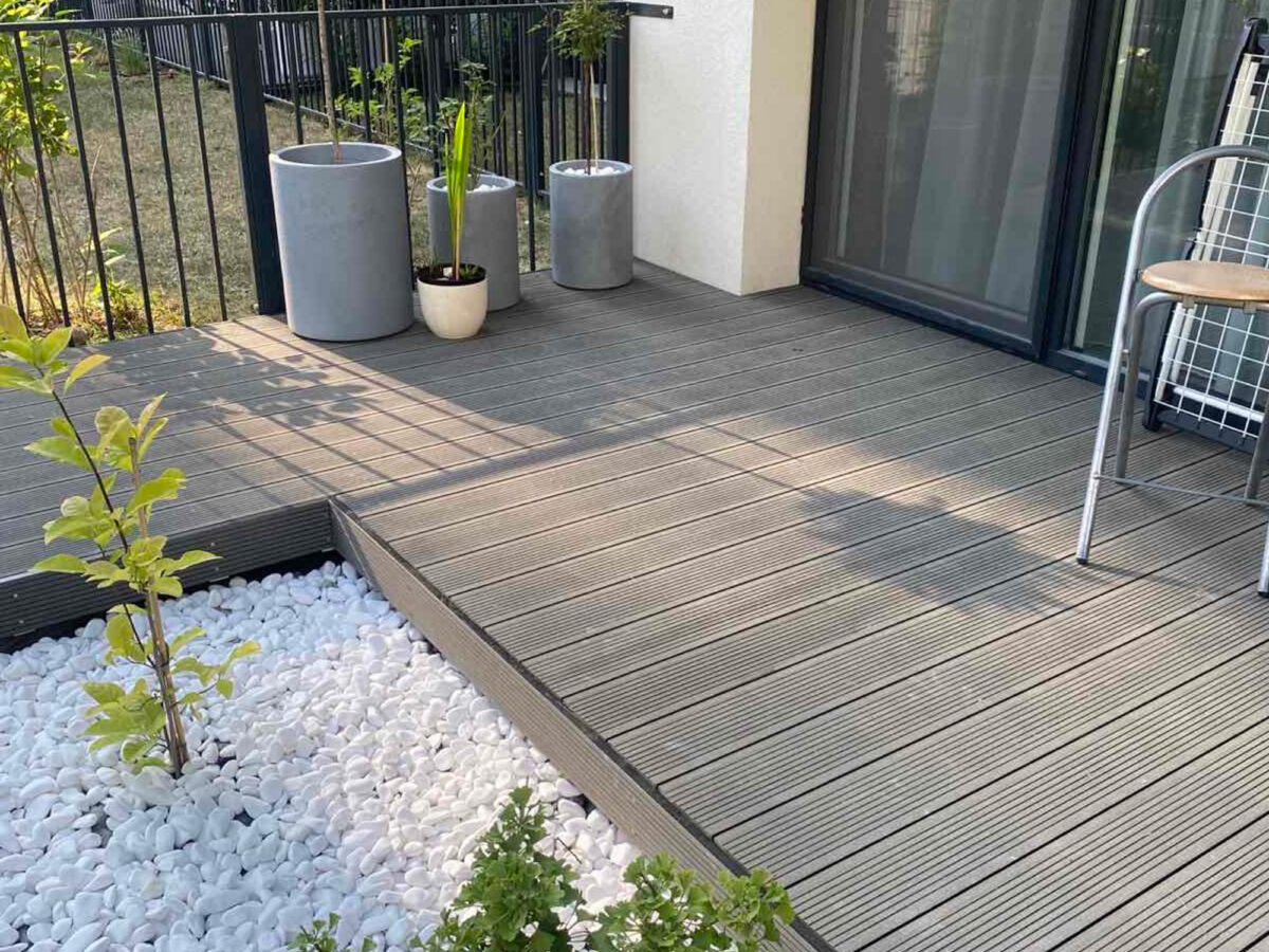 Liten terrasse i Vilnius sentrum
