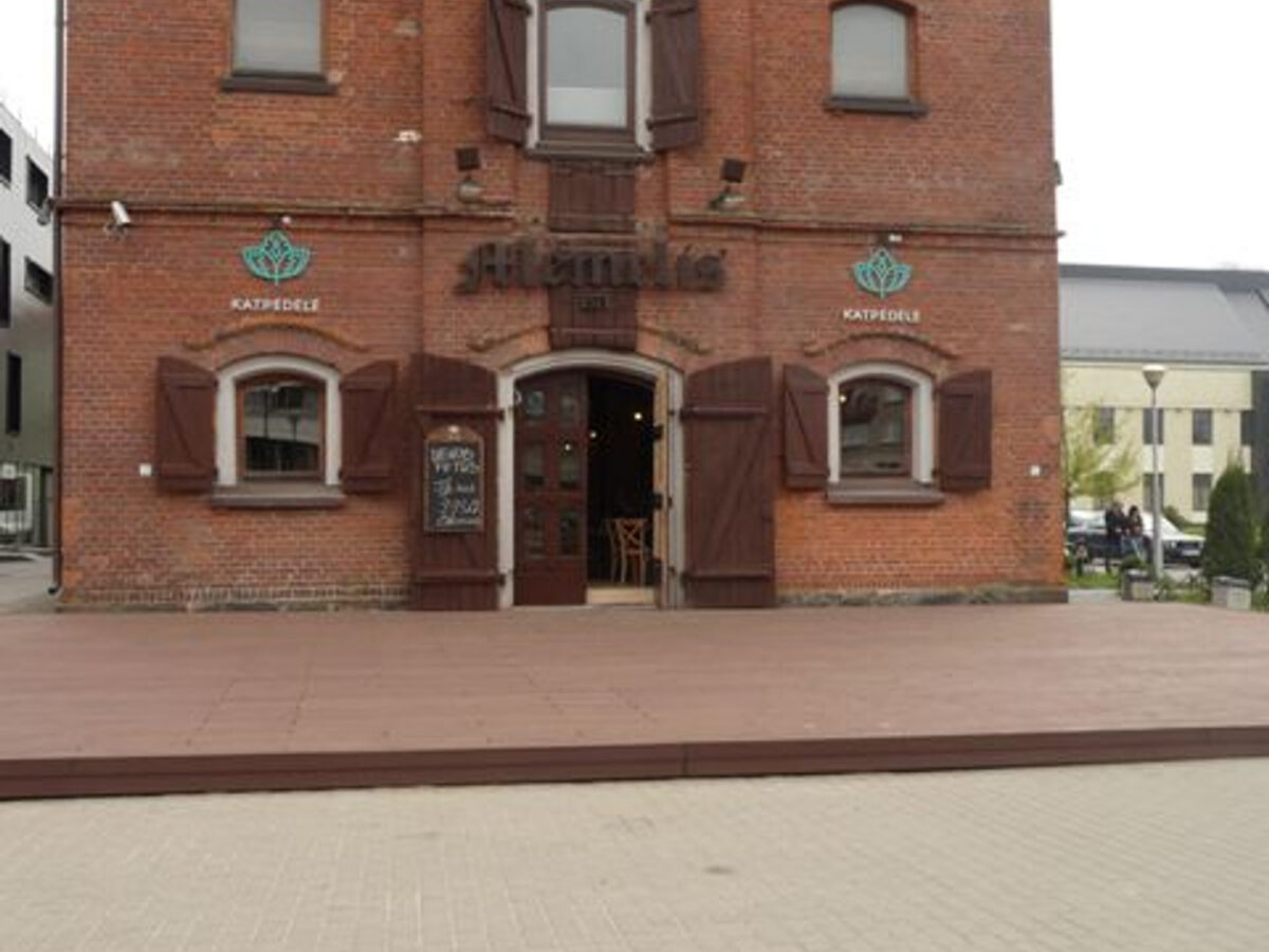 Terrasse i Klaipėdas gamleby