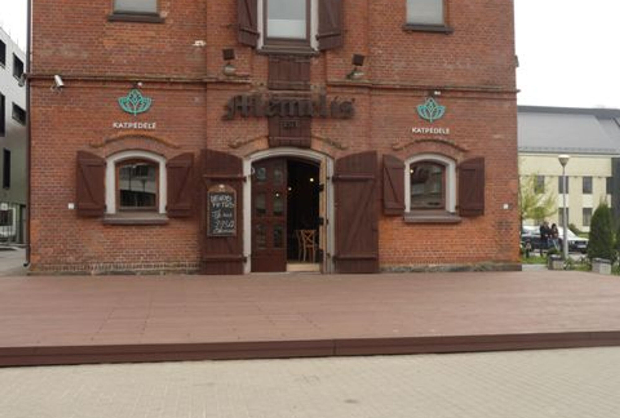Terrasse i Klaipėdas gamleby