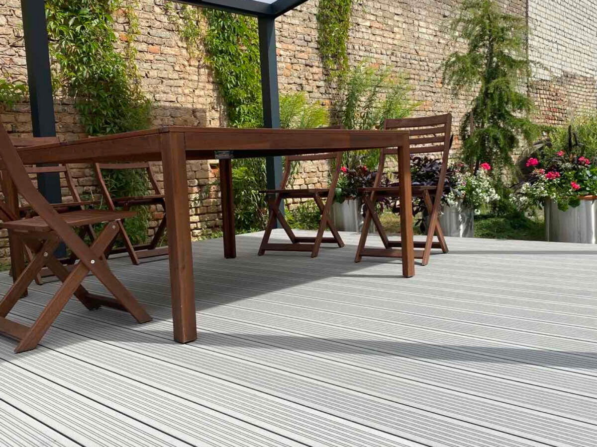 Terrasse i bedriftens gårdsrom — bilde 3