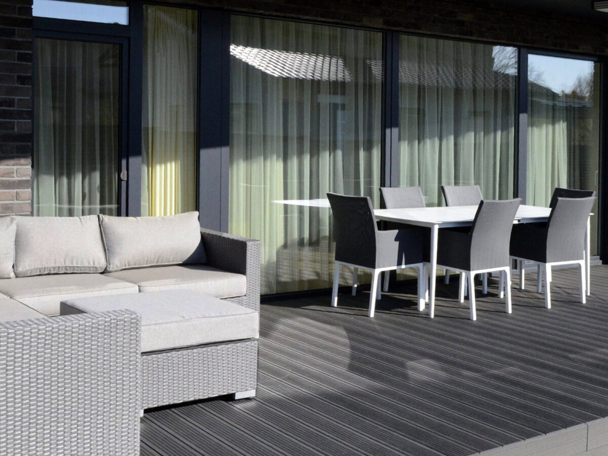 Stor terrasse ved bolig — bilde 3