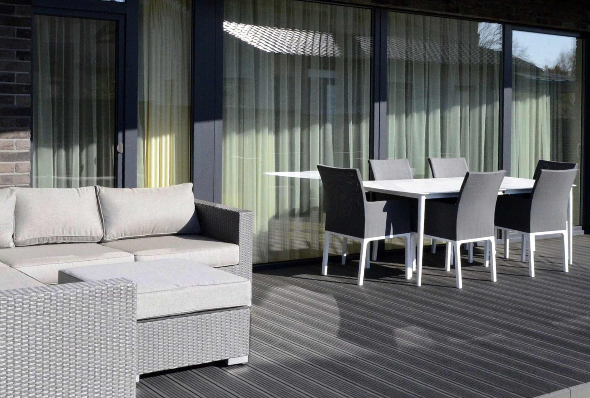 Stor terrasse ved bolig — bilde 3