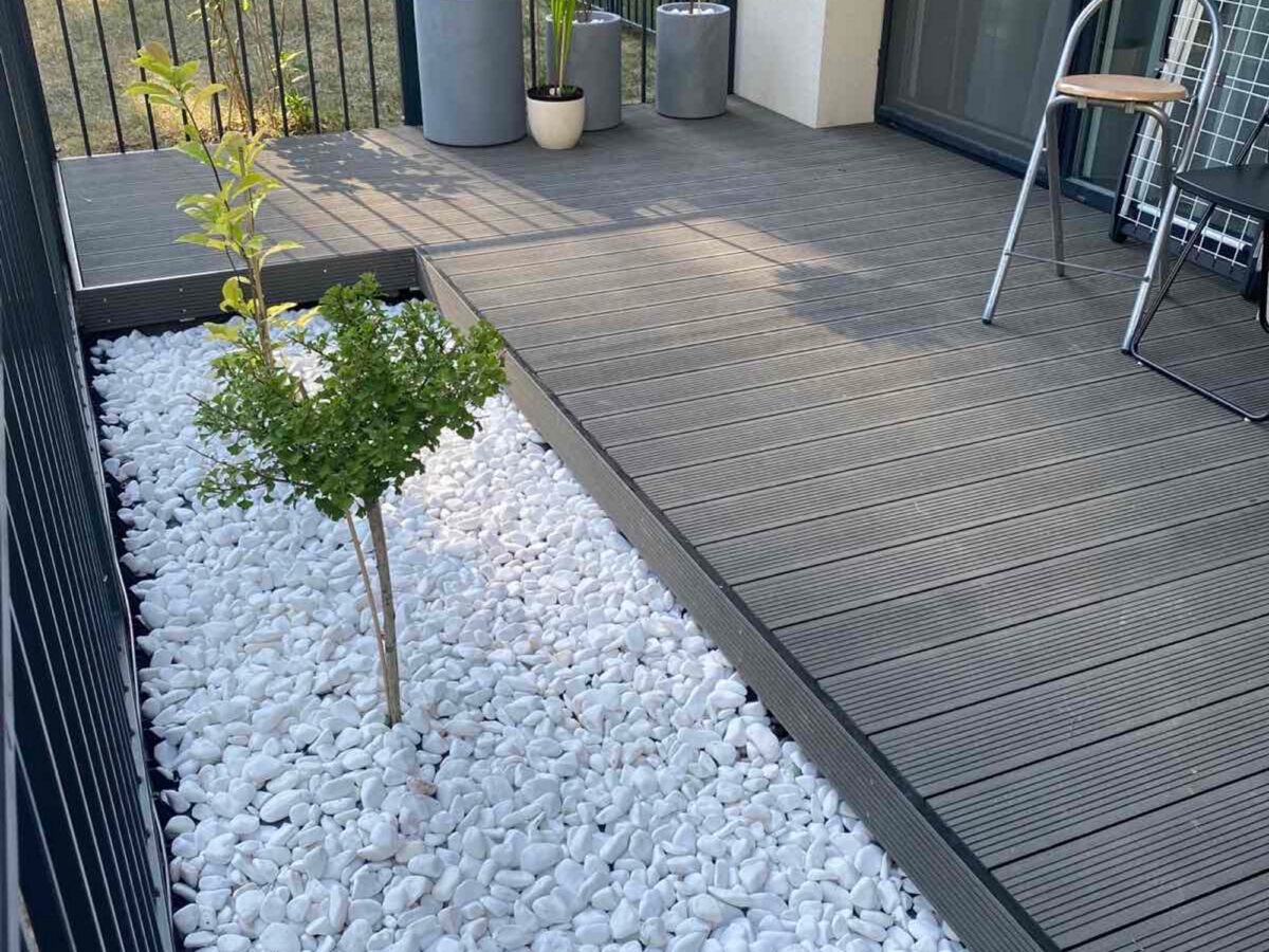 Liten terrasse i Vilnius sentrum — bilde 3