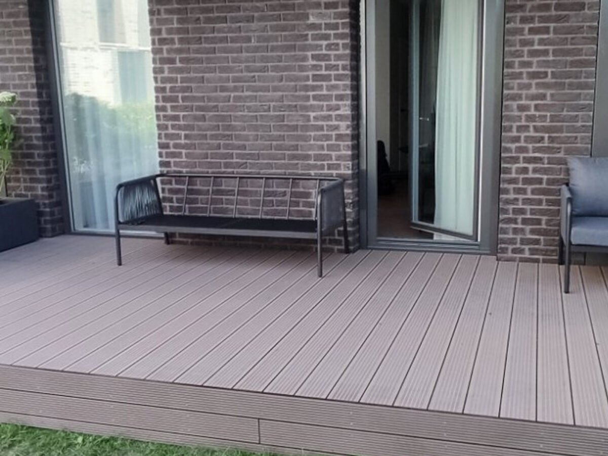 Liten terrasse i Paupys — bilde 2