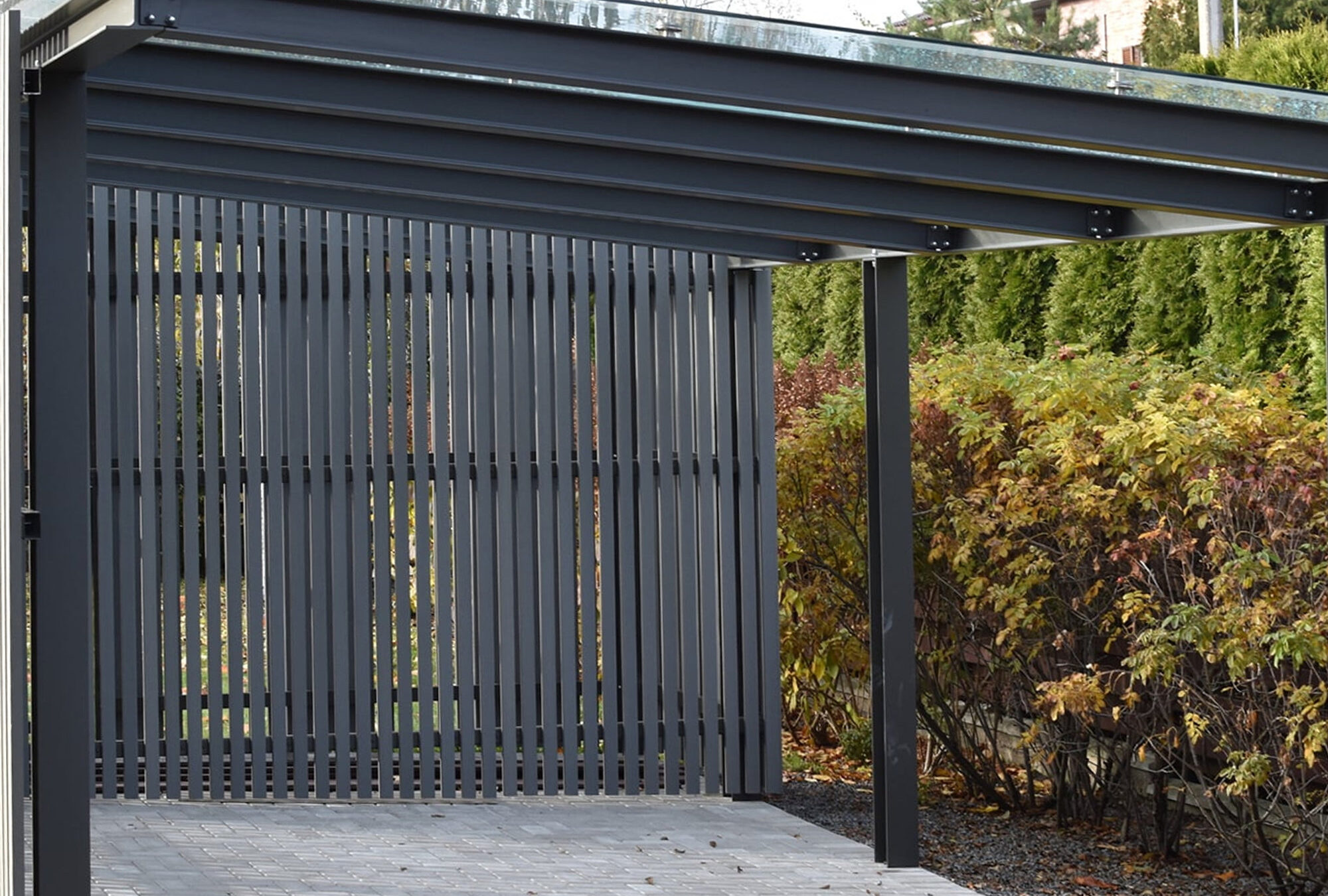 Carport med bod