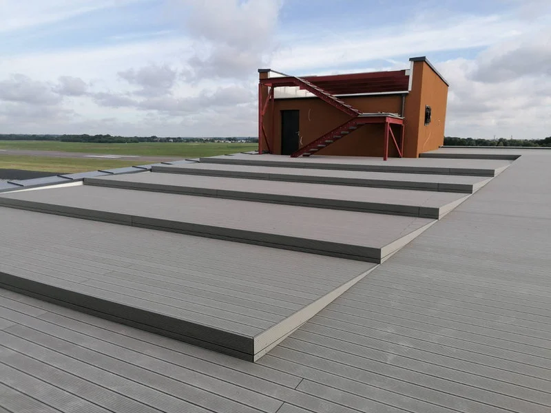 Takterrasse i trekompositt på museumsbygg